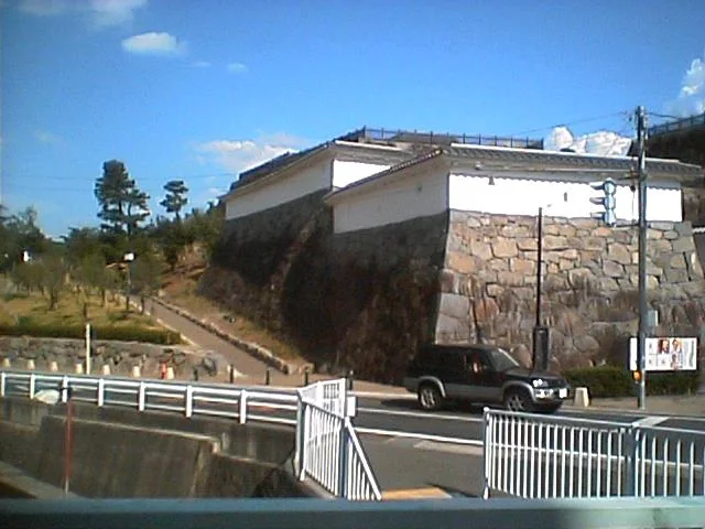 甲府城跡の石垣と櫓